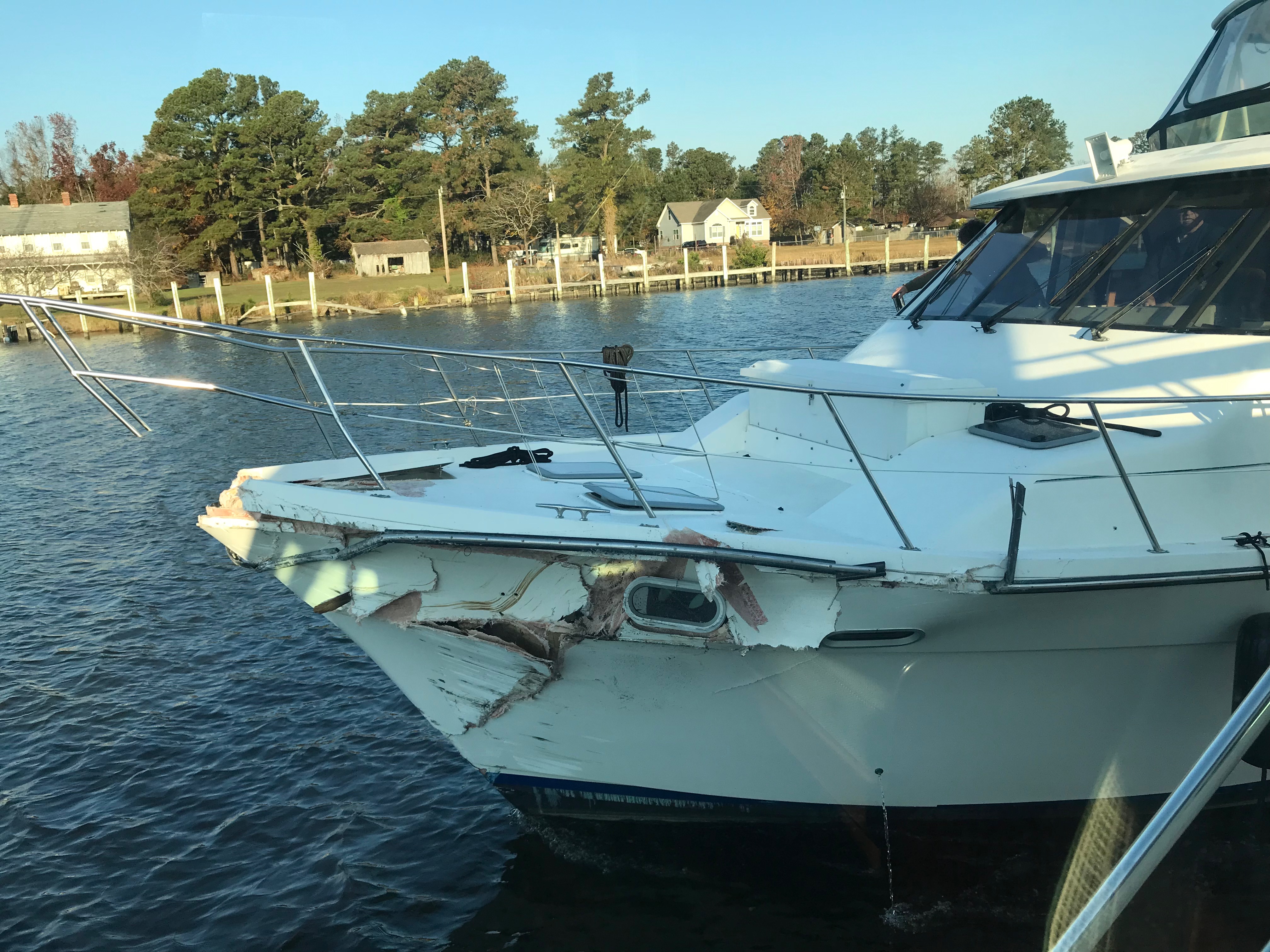Bayliner 4788 Bow