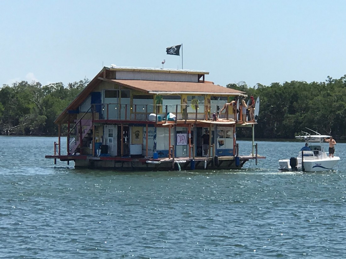 House boat 7